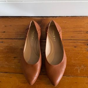 Italeau Mara Ballet Flat, size 8.5/39